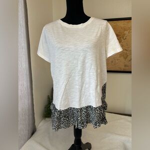 Umgee white tee with leopard print